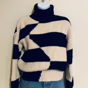 Studio B Turtle Neck Sweater Small